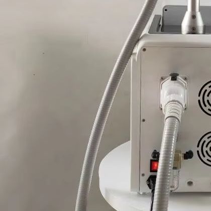 Vacuum Cavitation Body Contouring - Professionelle Körperkonturierungs-Maschine mit Vakuum-Massage, RF-Kavitation und